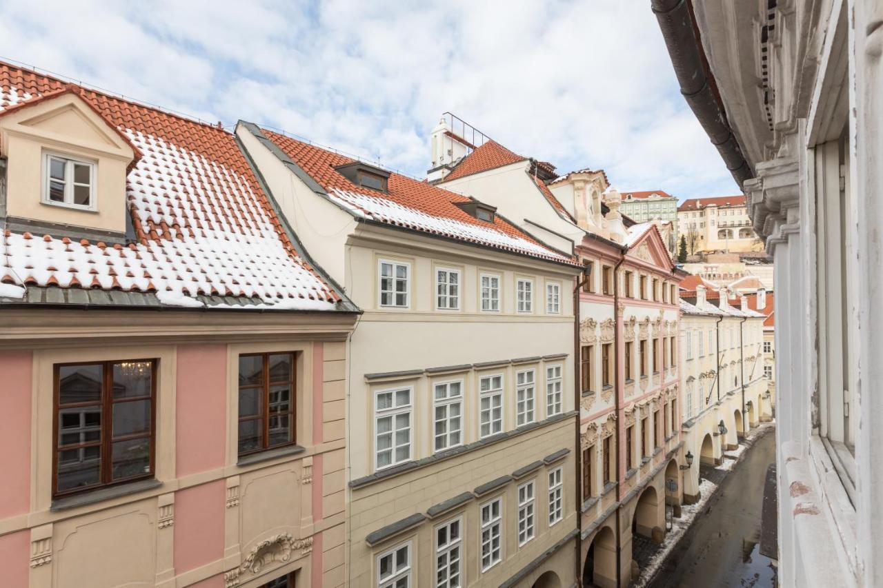 Charles Bridge Royal Apartments - Castle District Praga Exterior foto