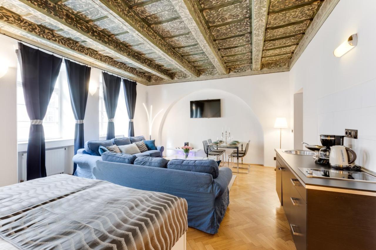 Charles Bridge Royal Apartments - Castle District Praga Exterior foto